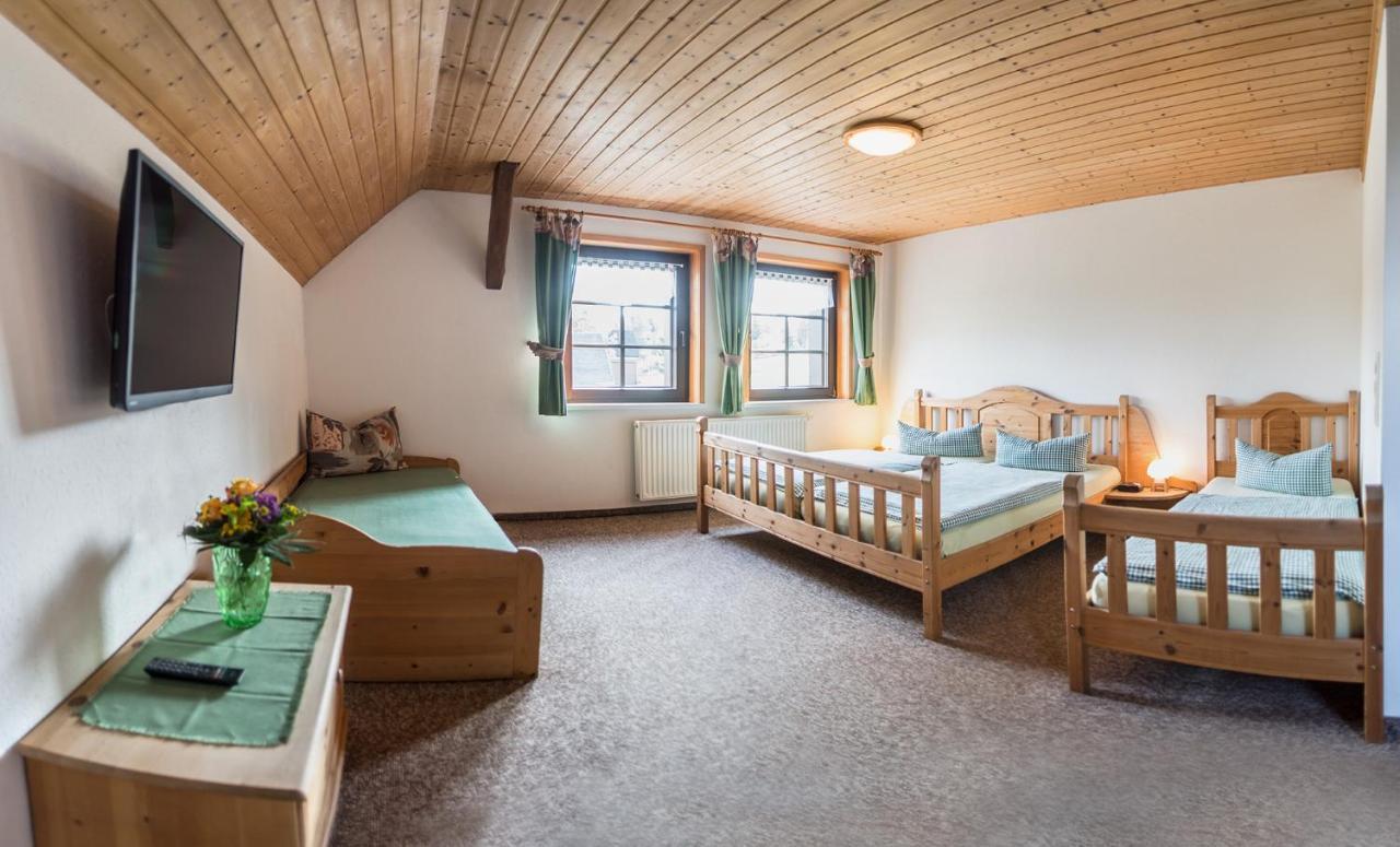 Am Roten Hammer I Gasthof Und Pension Oberwiesenthal Eksteriør billede